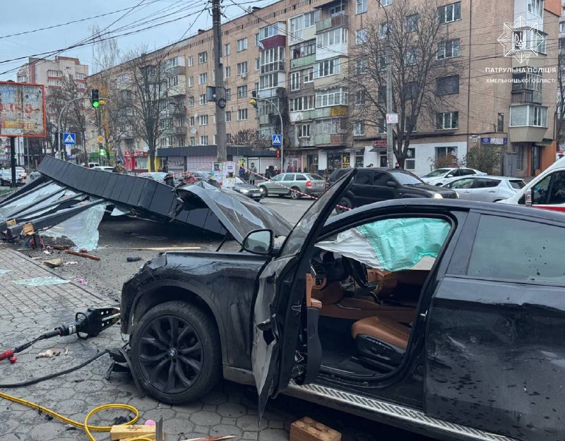 На Зарічанській ДТП  з потерпілими Рух транспортних засобів перекритий від вулиці Перемоги до вулиці Свободи